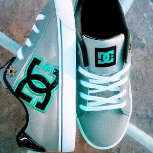 dc chelsea shoes womens